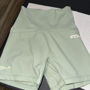 Ladies 2  Extra Sm Echt Shorts, Light Green